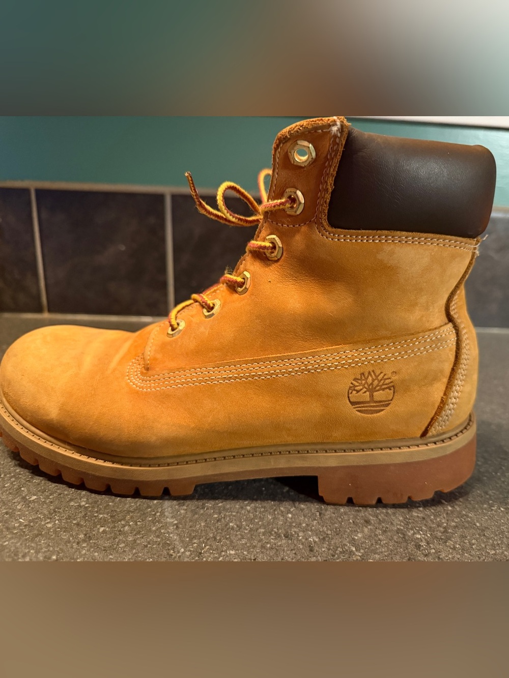 Timberland Premium 6-Inch Wheat Leather Boots – Youth 7M